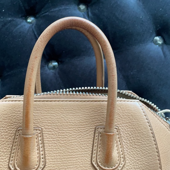 Givency Antigona Mini Bag - Picture 6 of 10